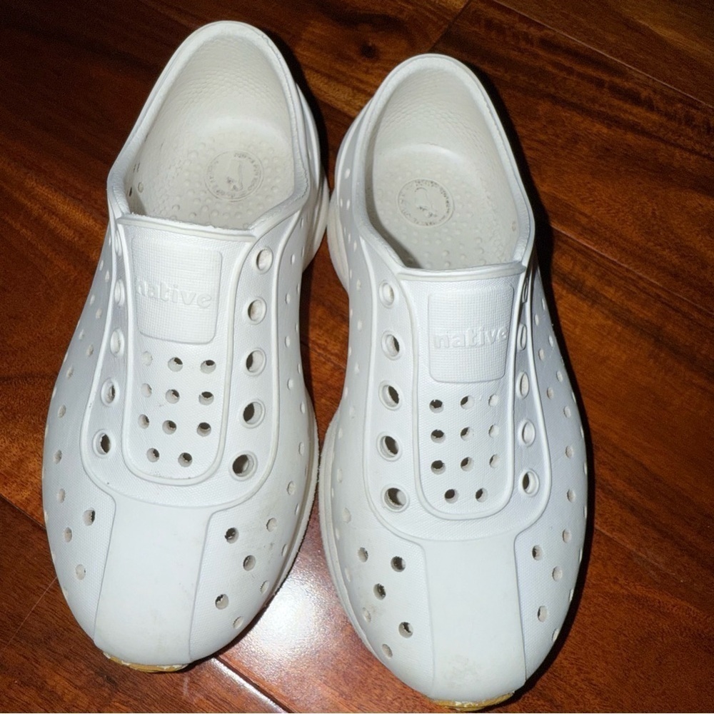 Native Kids Water Shoes - White and Tan - Picture 8 of 14